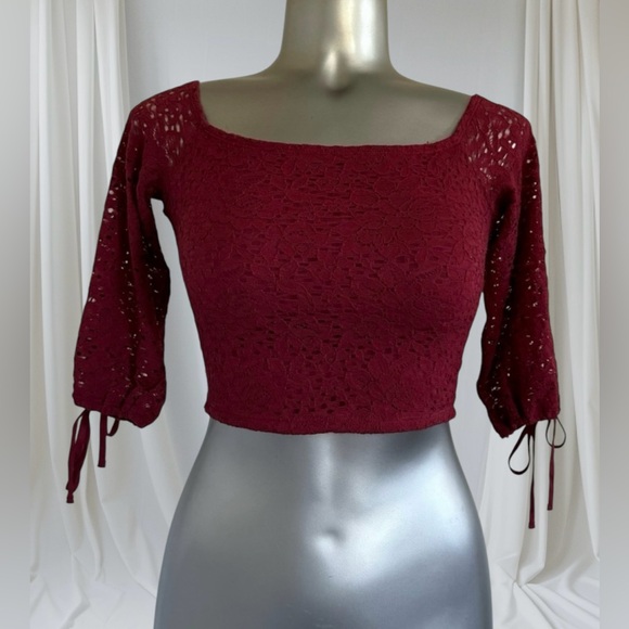 FREE 💟Hollister Crop Top - Picture 4 of 14